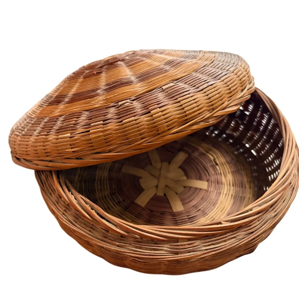 Vintage Handwoven Round Wicker Basket with Lid Brown Tan Boho Storage 8 Inch